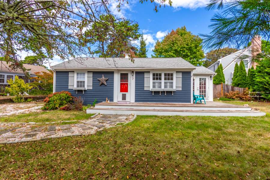 7 Elliot Drive, West Dennis, MA 02670