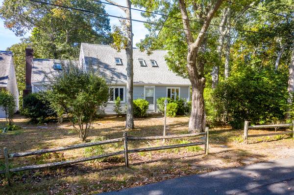 Pocasset, MA 02559,49 King Phillip Road