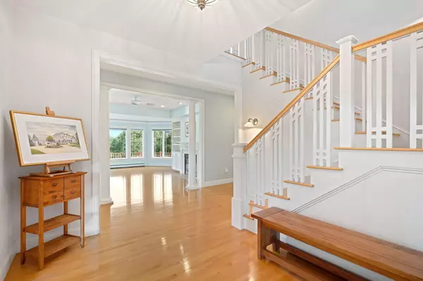 Sandwich, MA 02563,7 Aviators Lane