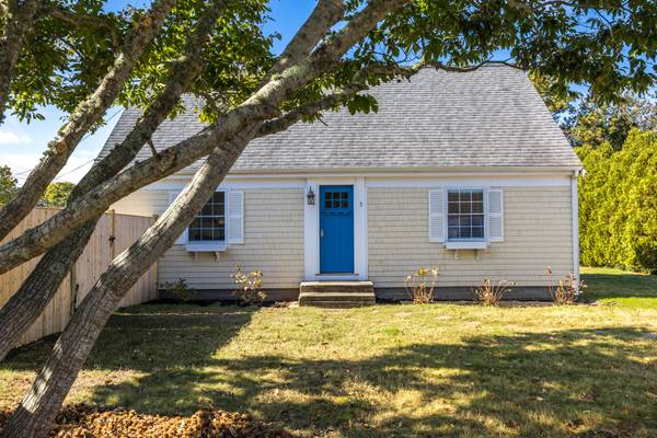 5 Circle Drive, Hyannis, MA 02601