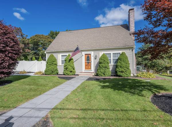 2 Spinning Brook Road, South Yarmouth, MA 02664