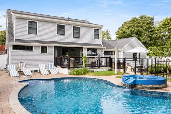 East Falmouth, MA 02536,276 Davisville Road