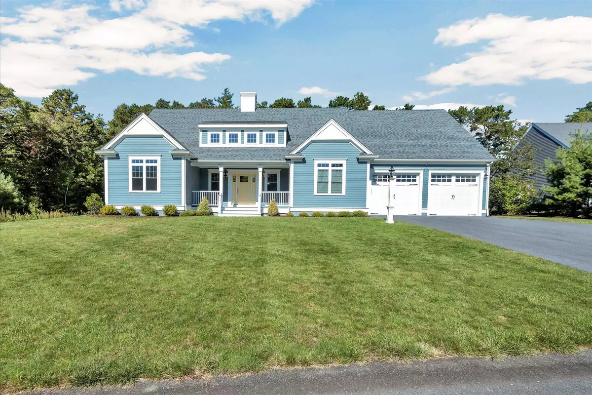 Mashpee, MA 02649,7 Nicklaus Way