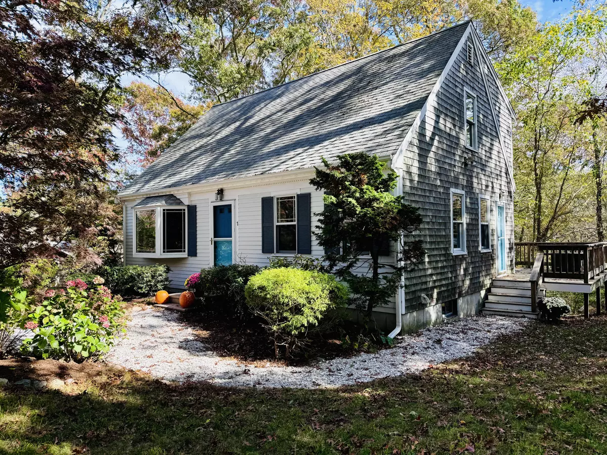 Osterville, MA 02655,1 Vermeer Court