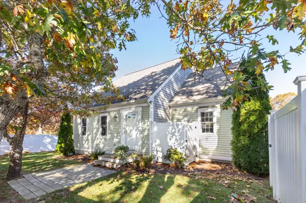 Eastham, MA 02642,4 Dory Lane