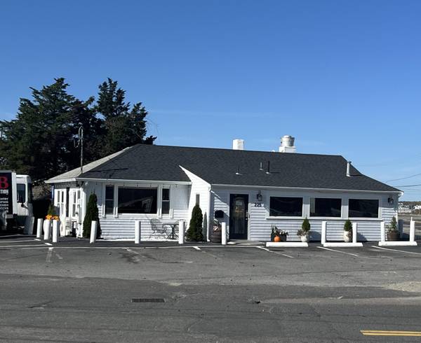 225 Iyannough Road, Hyannis, MA 02601