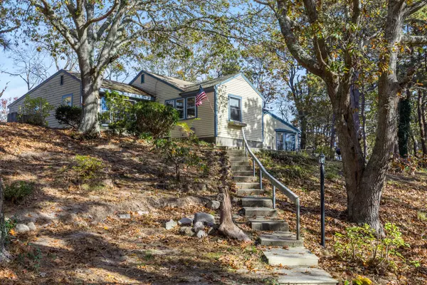 25 First Avenue, Wellfleet, MA 02667