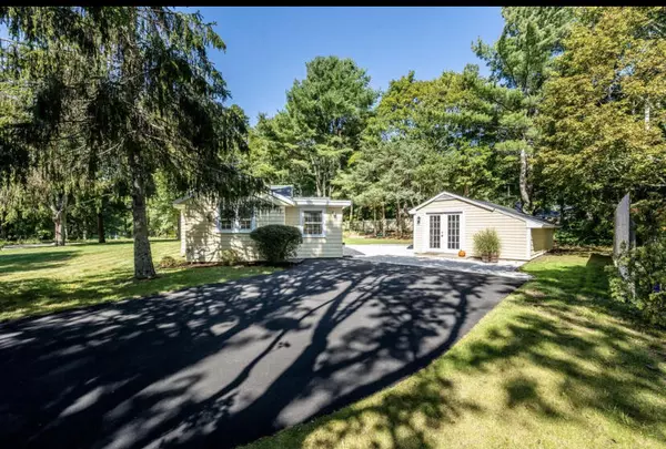 Falmouth, MA 02540,4 Windward Way