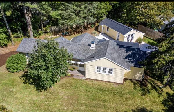 Falmouth, MA 02540,4 Windward Way