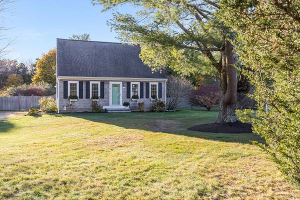 Cotuit, MA 02635,23 Kimberly Way