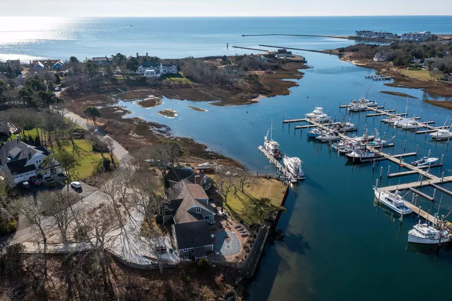 27 Saquatucket Bluffs Road, Harwich Port, MA 02646