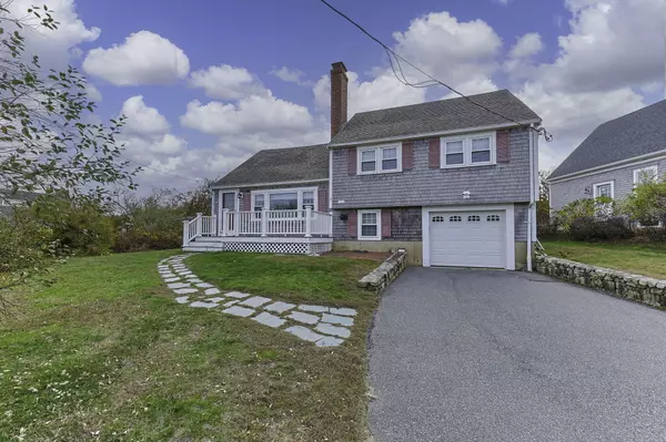 East Sandwich, MA 02537,6 Beachway West