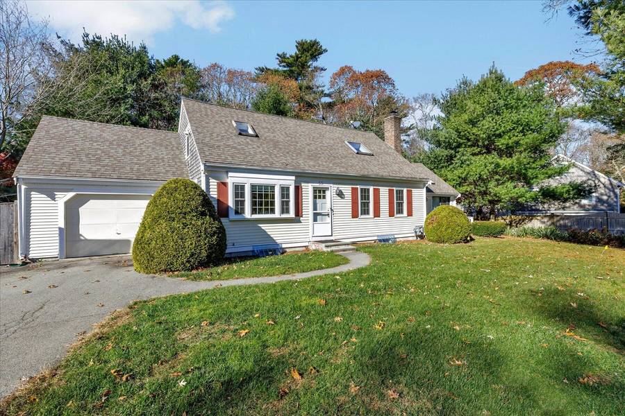 53 Deer Ridge Road, Mashpee, MA 02649