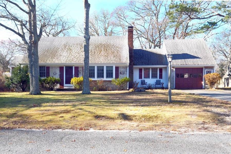 23 Town Hall Avenue, South Yarmouth, MA 02664