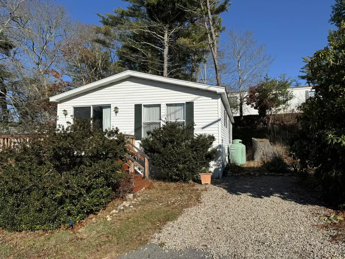 Mashpee, MA 02649,300 Nathan Ellis Highway #64