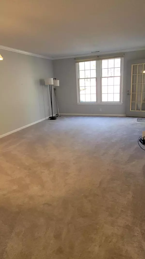 Yarmouth Port, MA 02675,2114 Heatherwood