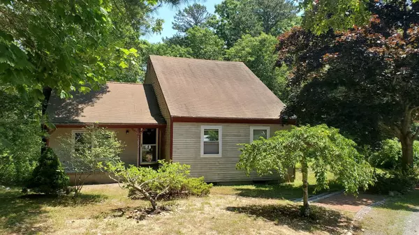 30 Little John Road, East Falmouth, MA 02536