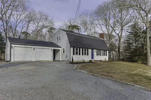 Centerville, MA 02632,35 Stoney Cliff Road