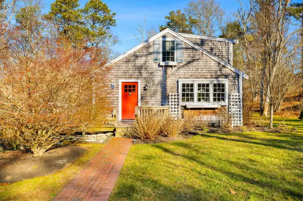 35 LAKEVIEW Drive, Harwich, MA 02645