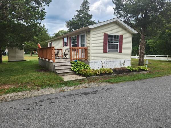 3 Fourth Street, Pocasset, MA 02559