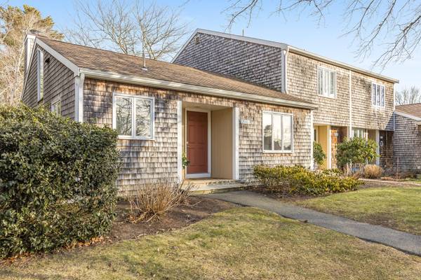 271 Seaward Bend, East Falmouth, MA 02536