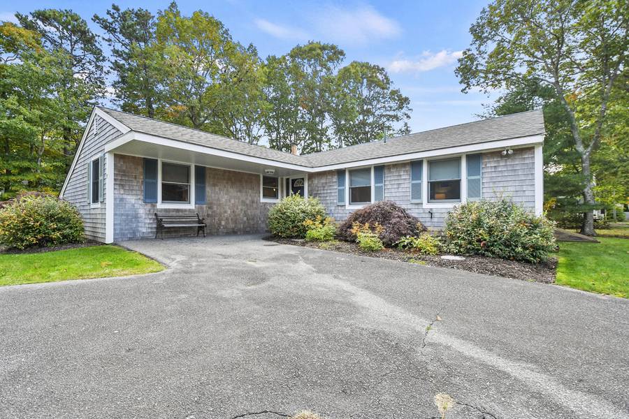 17 Cuttysark Road, East Falmouth, MA 02536