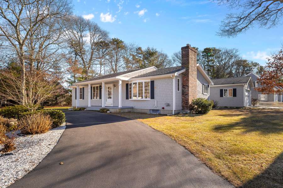 6 Village Lane, East Falmouth, MA 02536