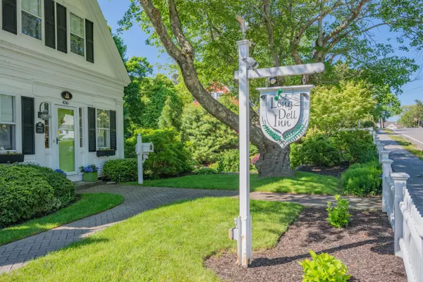 Centerville, MA 02632,436 South Main Street