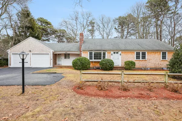 879 Route 6A, Yarmouth Port, MA 02675