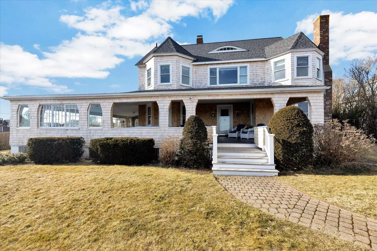 Hyannis Port, MA 02647,172 Irving Avenue