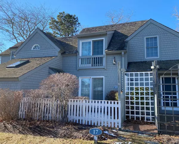 17 Colemans Way, Mashpee, MA 02649