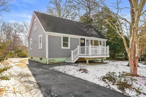 84 Lake Shore Drive, East Falmouth, MA 02536