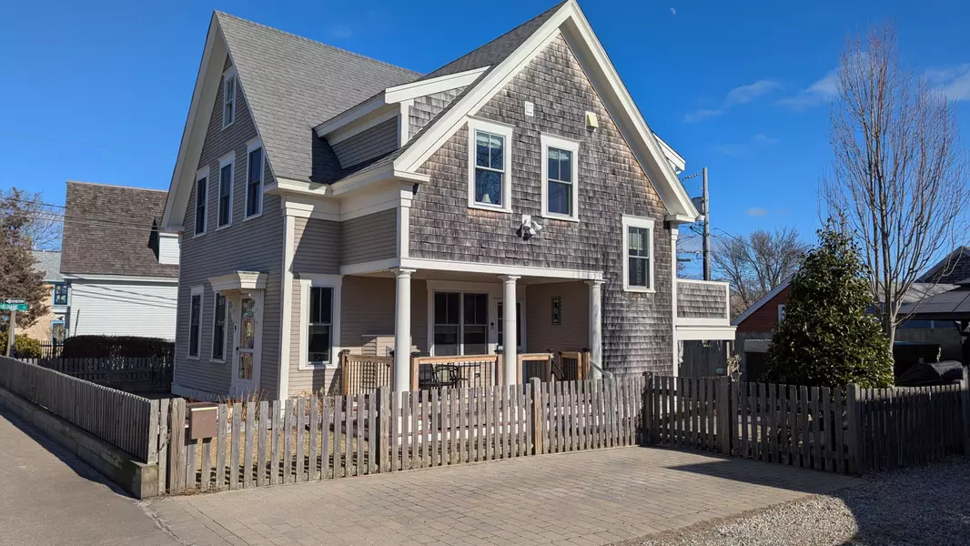 9 Bradford Street, Provincetown, MA 02657