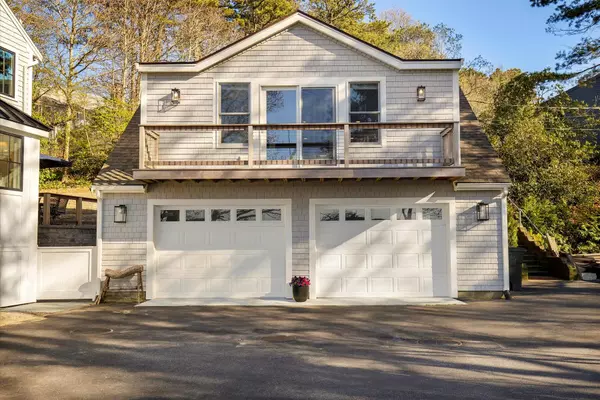 South Yarmouth, MA 02664,118 Driftwood Lane