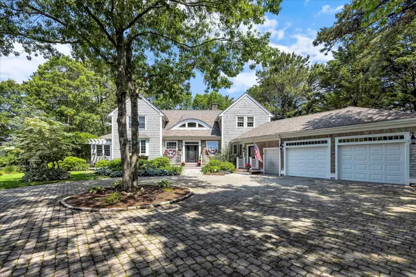 Mashpee, MA 02649,77 The Heights