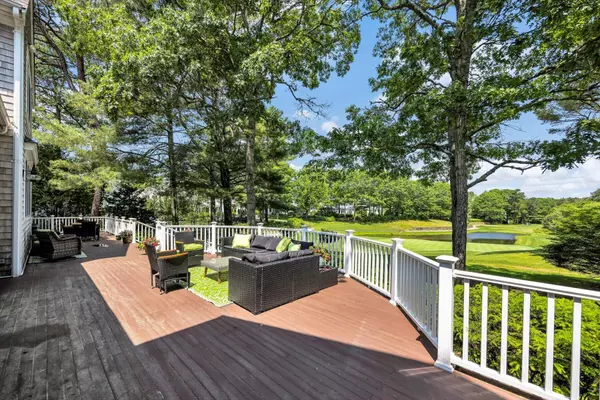 Mashpee, MA 02649,77 The Heights