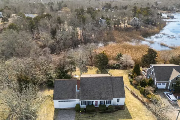 15 Pinefield Lane, South Dennis, MA 02660