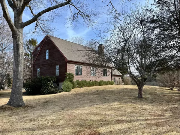 45 Cove Lane, Cummaquid, MA 02637