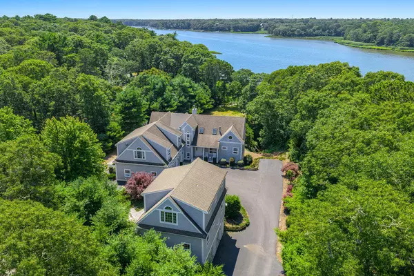 359 Santuit Road, Cotuit, MA 02635