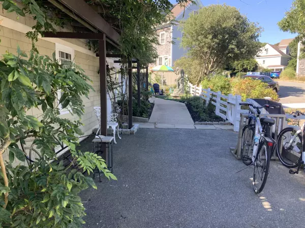 Provincetown, MA 02657,30 Conwell Street #7