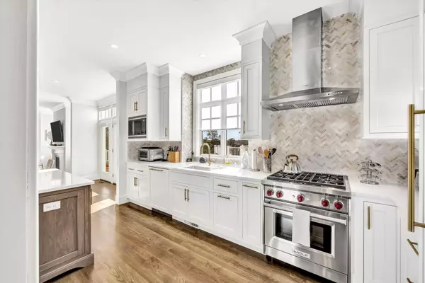 Mashpee, MA 02649,28B Clayton Circle #B