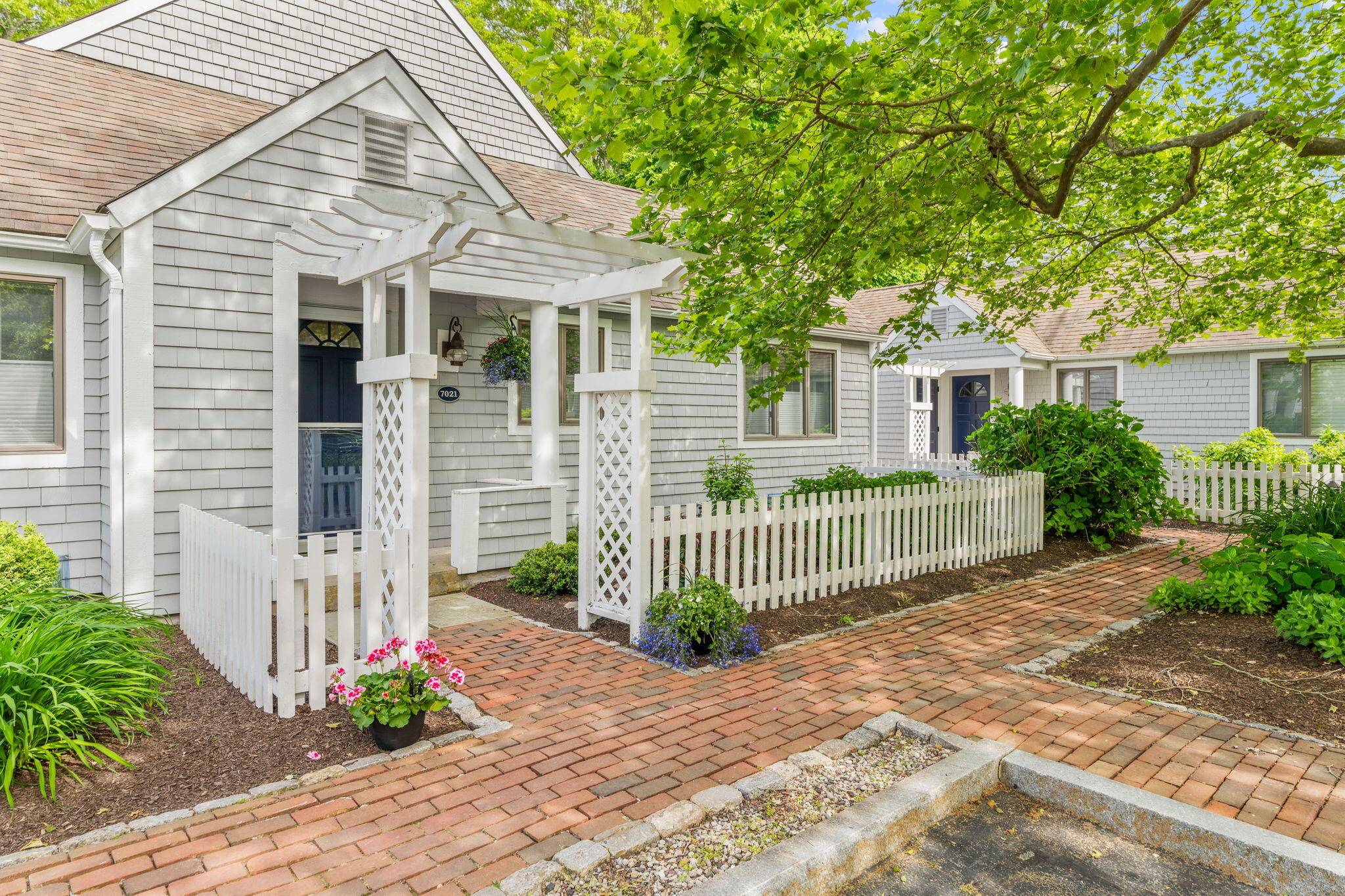 Mashpee, MA 02649,100 Mid-Iron Way #7021