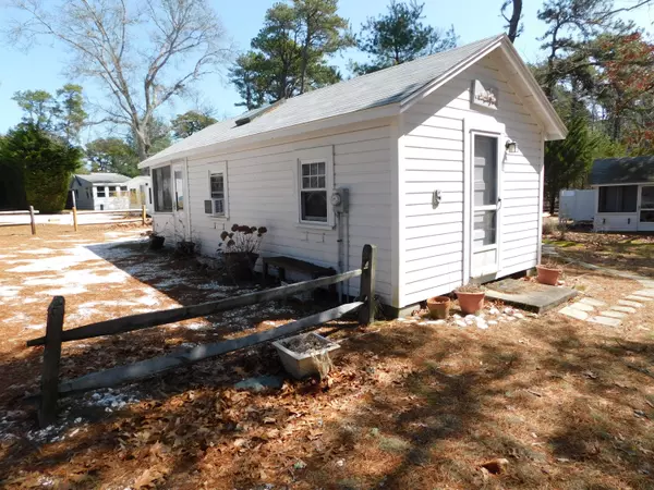 Wellfleet, MA 02667,1937 State Highway Route 6 Highway #E