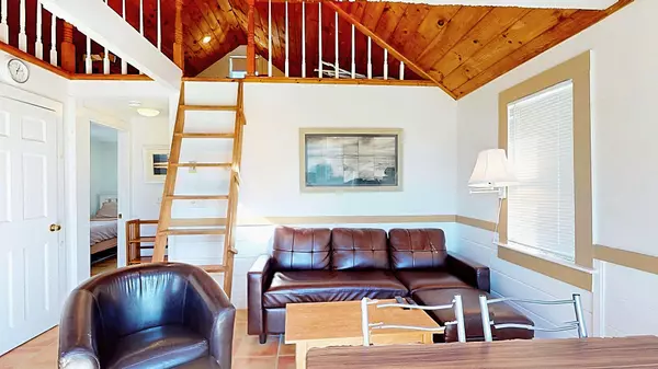 Truro, MA 02666,596 Shore Road #G