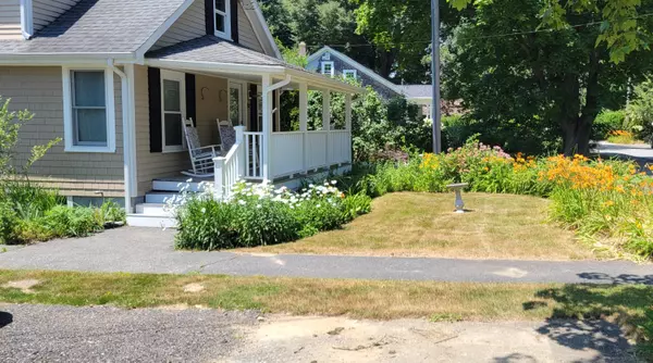 Falmouth, MA 02540,33 Oakwood Avenue