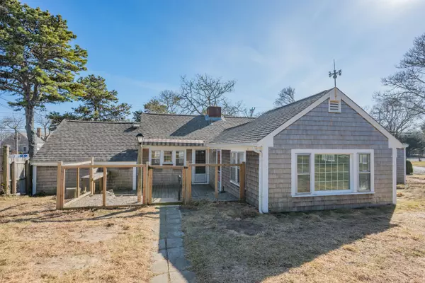 Chatham, MA 02633,1996 Main Street