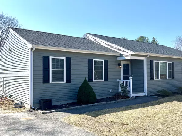 West Wareham, MA 02576,8 Mill Street #A