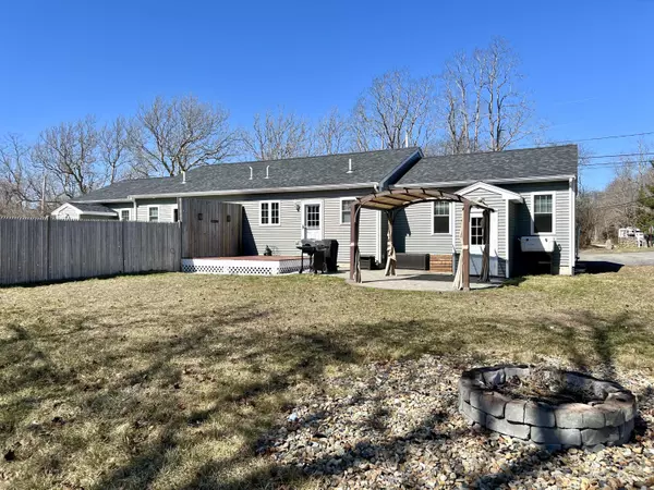 West Wareham, MA 02576,8 Mill Street #A