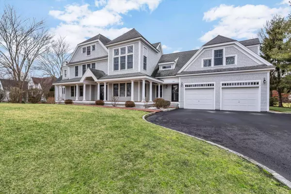 326 Willowbend Drive, Mashpee, MA 02649