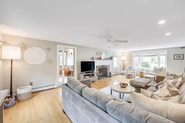 West Falmouth, MA 02540,64 Grouse Street